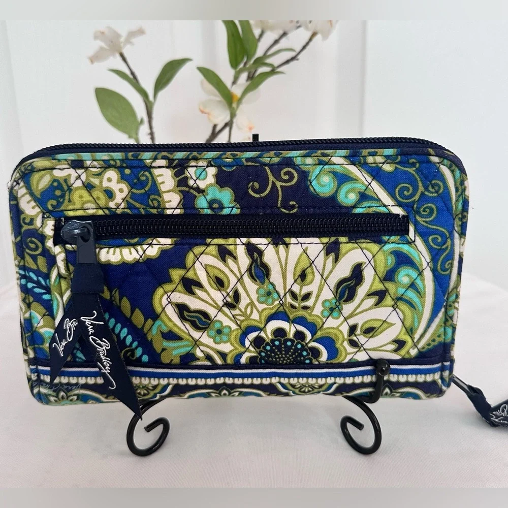 VERA BRADLEY ~ Rhythm & Blues Turn Lock Paisley Print Long Quilted Wallet 6 x 4